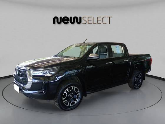TOYOTA HILUX 2.8 D-4D TURBO DIESEL CD SRX 4X4 AUTOMÁTICO TOYOTA HILUX 2.8 D-4D TURBO DIESEL CD SRX 4X4 AUTOMÁTICO
